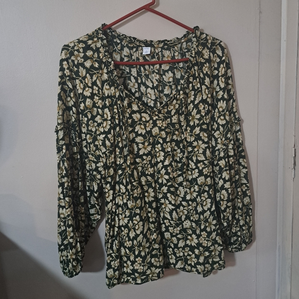 Old Navy Ruffle Tie-Neck Floral Poet Top